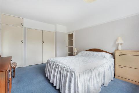 2 The Close, Sowerby, Thirsk, YO7 1JA