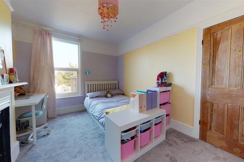 52 Kent Road, Gravesend, DA11 0SY