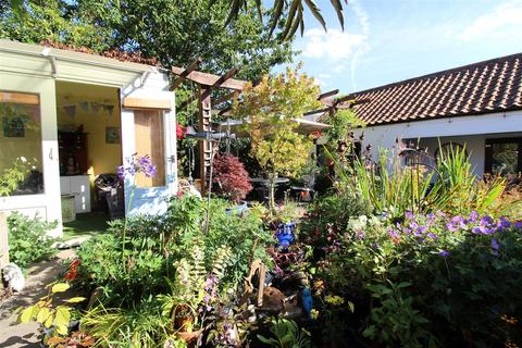 2 The Grove, Sowerby, Thirsk, YO7 1JH