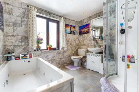 2 The Grove, Sowerby, Thirsk, YO7 1JH