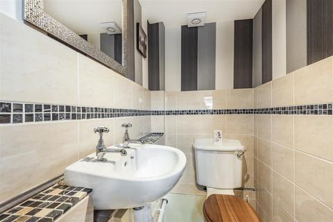 2 The Grove, Sowerby, Thirsk, YO7 1JH