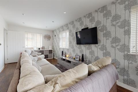 5a Stanley Crescent, Gravesend, DA12 5SZ