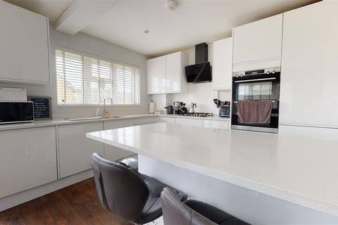 5a Stanley Crescent, Gravesend, DA12 5SZ
