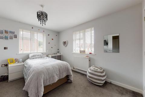 5a Stanley Crescent, Gravesend, DA12 5SZ