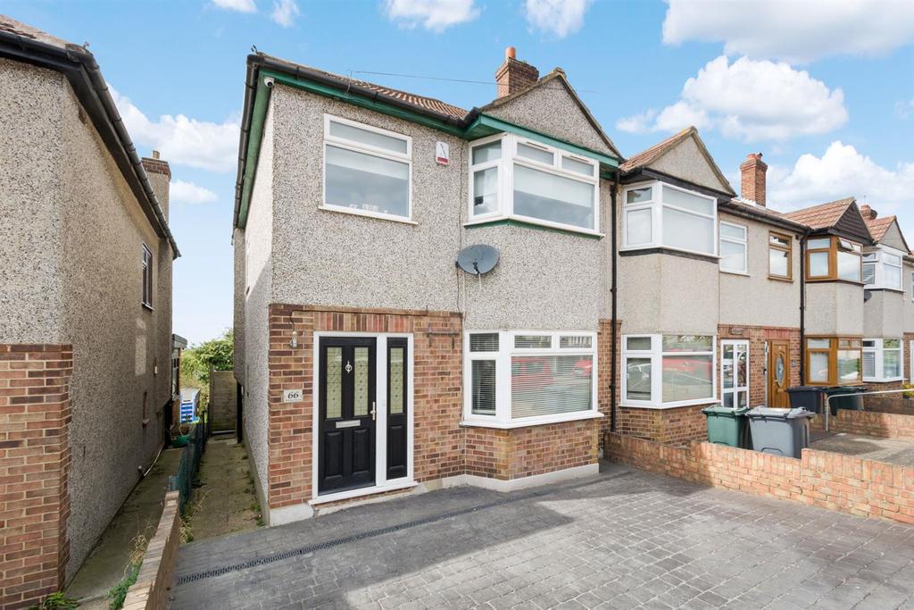 Berkeley Crescent, Dartford, Kent 3 bed semidetached house for sale