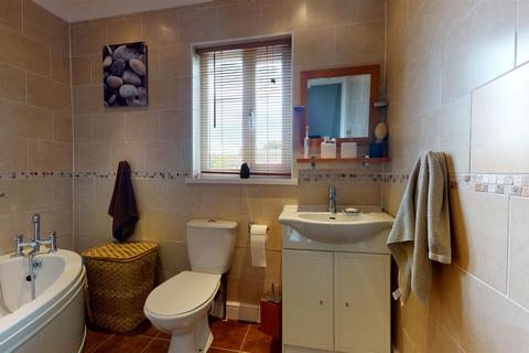 47 Stanbrook Road, Gravesend, DA11 0JW