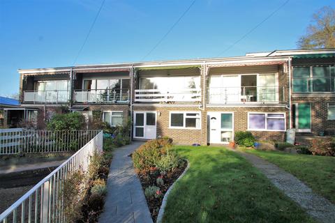 3 Westhill Close, Gravesend, DA12 1LJ