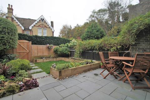 3 Westhill Close, Gravesend, DA12 1LJ