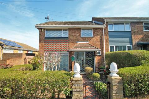 30 Mackenzie Way, Gravesend, DA12 5UB