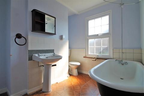 25 Bentley Street, Gravesend, DA12 2DH