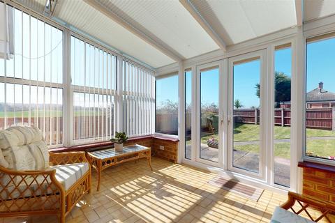 8 Genesta Glade, Gravesend, DA12 4PR
