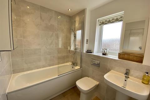 27 Edgar Drive, Thirsk, YO7 1TY