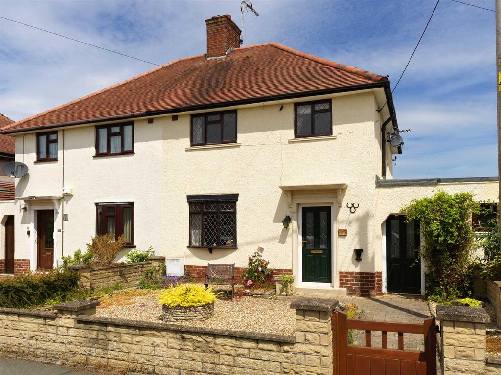 St. Marys Avenue, LL13 0EP 3 bed semidetached house £199,995