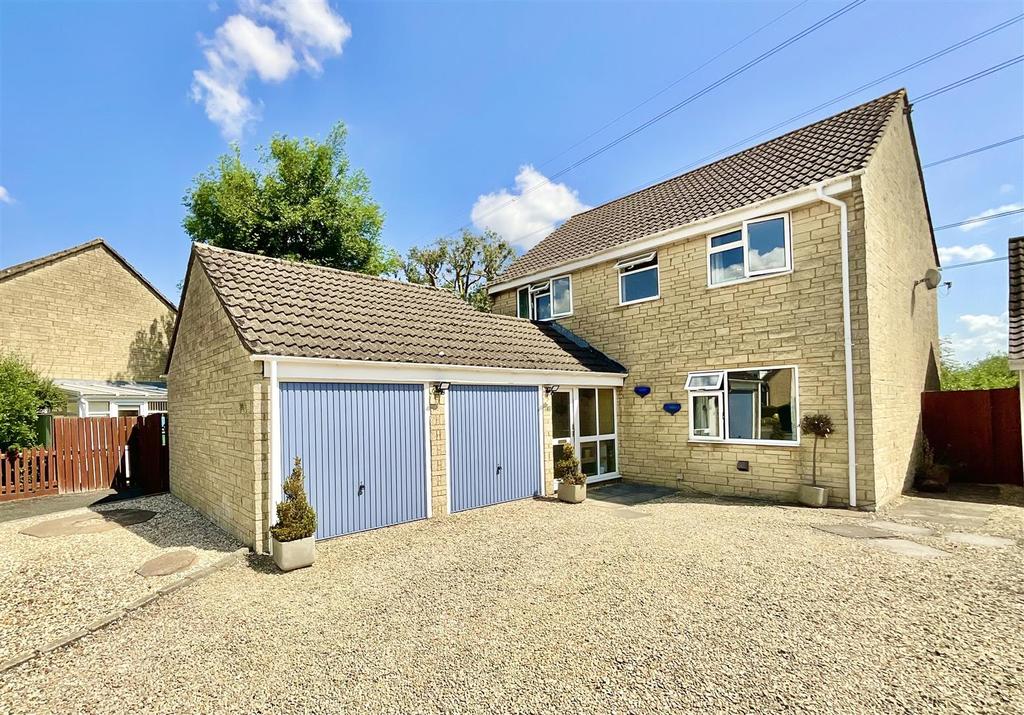Pheasant Way, Cirencester 4 bed detached house £535,000