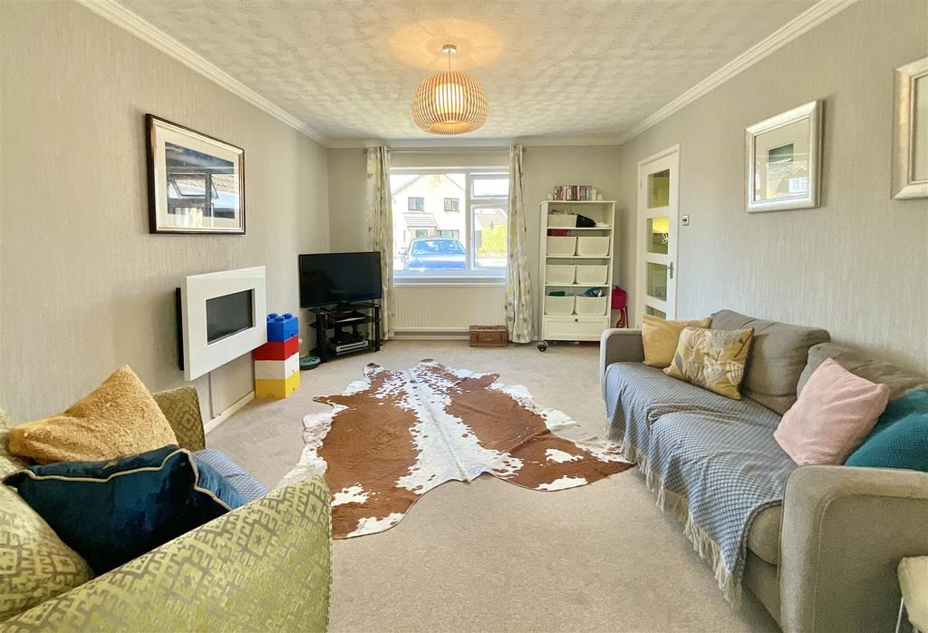 Pheasant Way, Cirencester 4 bed detached house £535,000