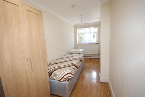 1 bedroom property to rent, Preston Road Area