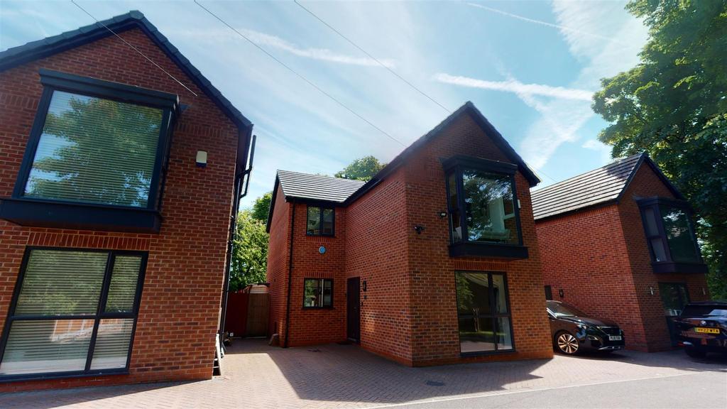 Blundell Road, Whiston, L35 3 bed detached house £270,000