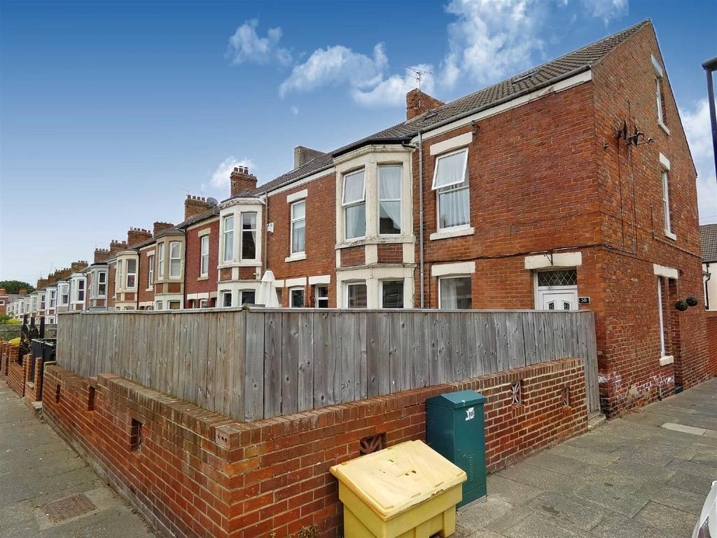 Ocean View, Whitley Bay 2 bed apartment £145,000