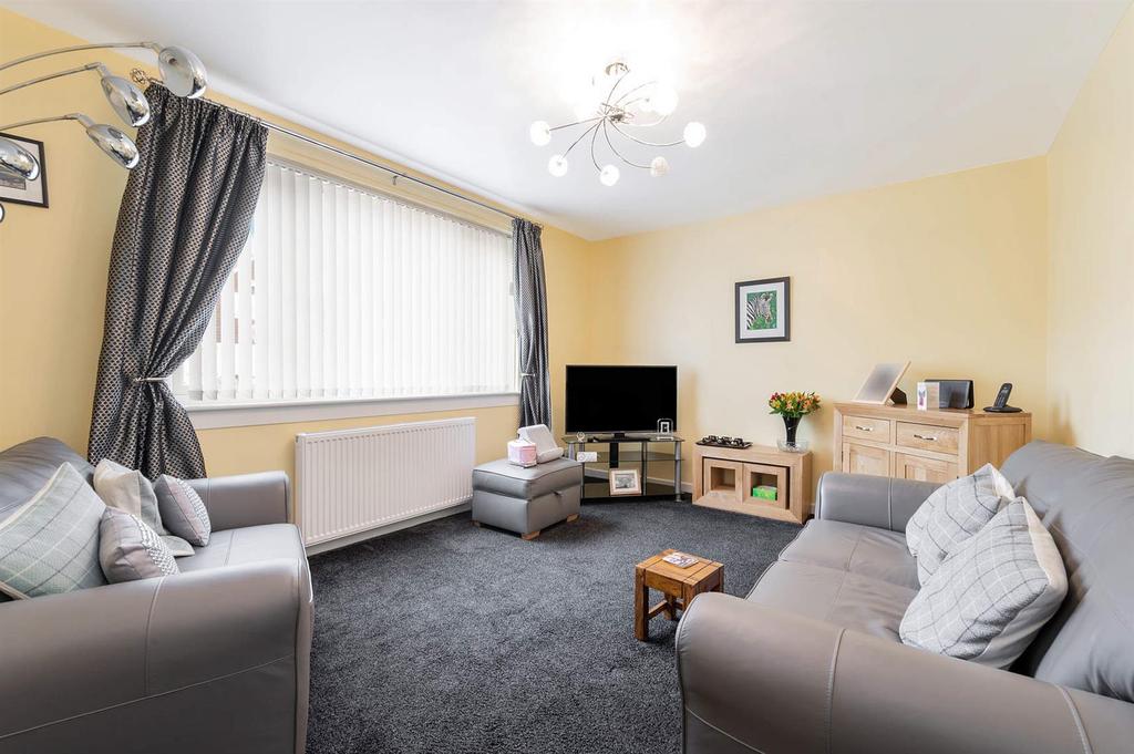 96 Windmill Knowe, Crossgates, KY4 8AT 2 bed semidetached house £155,000
