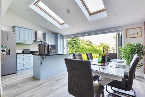 29 Ewell By Pass, Epsom, KT17 2PZ