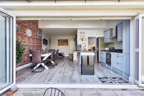 29 Ewell By Pass, Epsom, KT17 2PZ