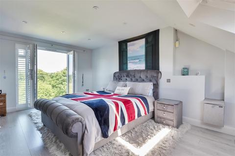 29 Ewell By Pass, Epsom, KT17 2PZ