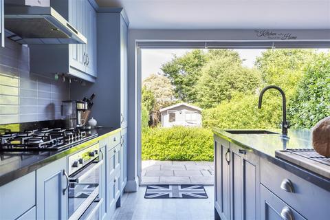 29 Ewell By Pass, Epsom, KT17 2PZ