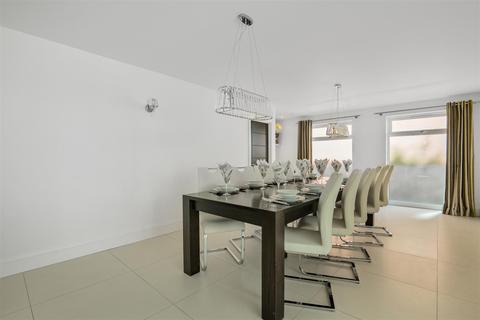 59 Brickhill Drive, Bedford, MK41 7QB