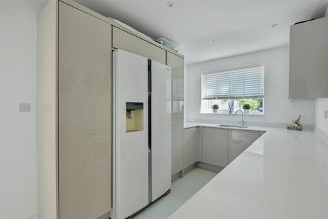 59 Brickhill Drive, Bedford, MK41 7QB