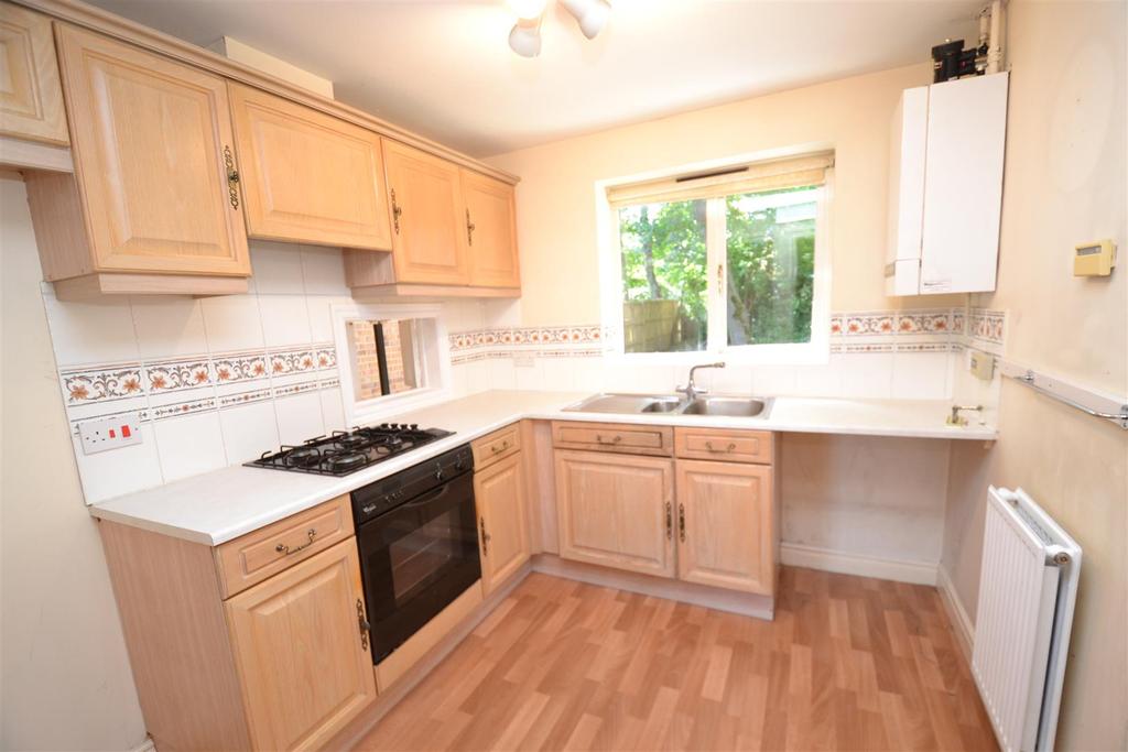 Aspen Grove, Dewsbury 3 bed semidetached house £195,000