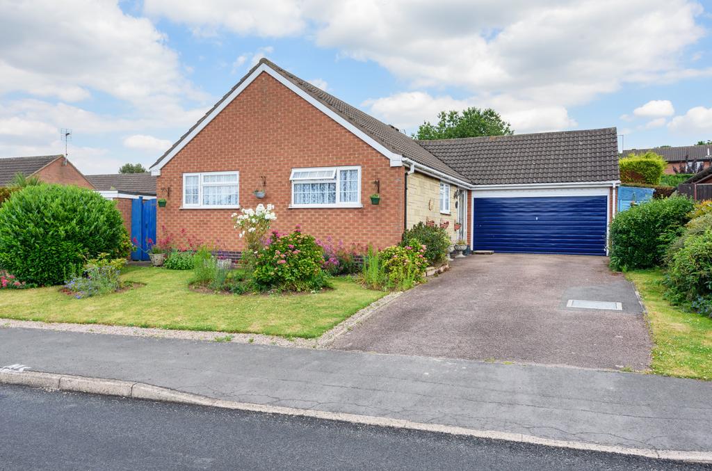 Kenilworth Road, Grantham, NG31 3 bed bungalow £340,000