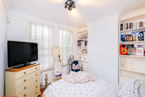 76 Lloyd Road, London, E17 6NR