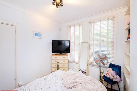 76 Lloyd Road, London, E17 6NR