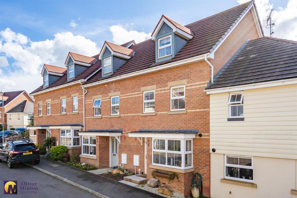 Olvega Drive, Buntingford 4 bed townhouse £450,000