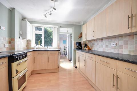 41 Cricketers Field, Staplecross, Robertsbridge, TN32 5QQ