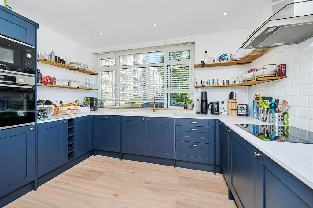 Limpsfield Avenue, London 3 bed house to rent £2,700 pcm (£623 pw)
