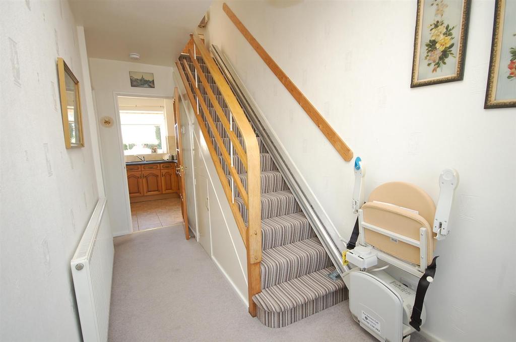Clumber Drive, RadcliffeOnTrent, Nottingham 3 bed semidetached house