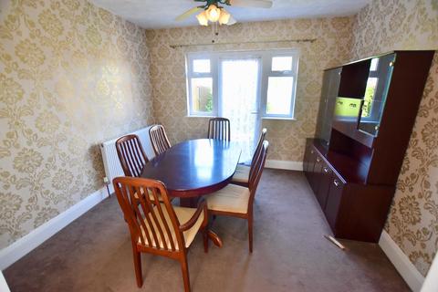 8 Crosbie Road, Coventry, CV5 8FY