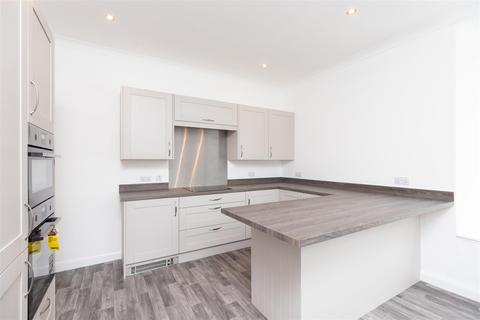 21 Arbroath Road, Forfar, DD8 2JL