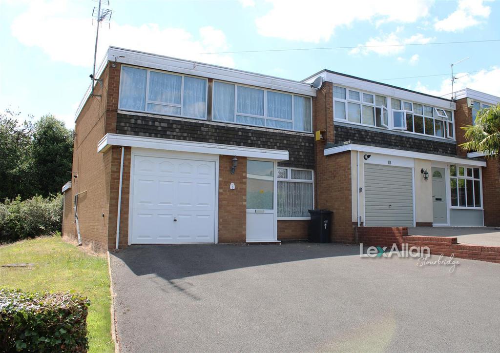 Redhill Close, Stourbridge 3 bed end of terrace house £210,000