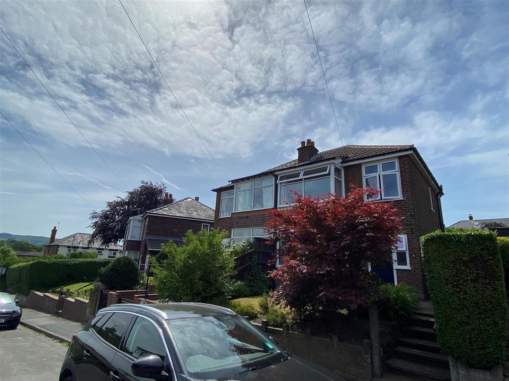 Maple Avenue, Macclesfield 3 bed semidetached house £265,000