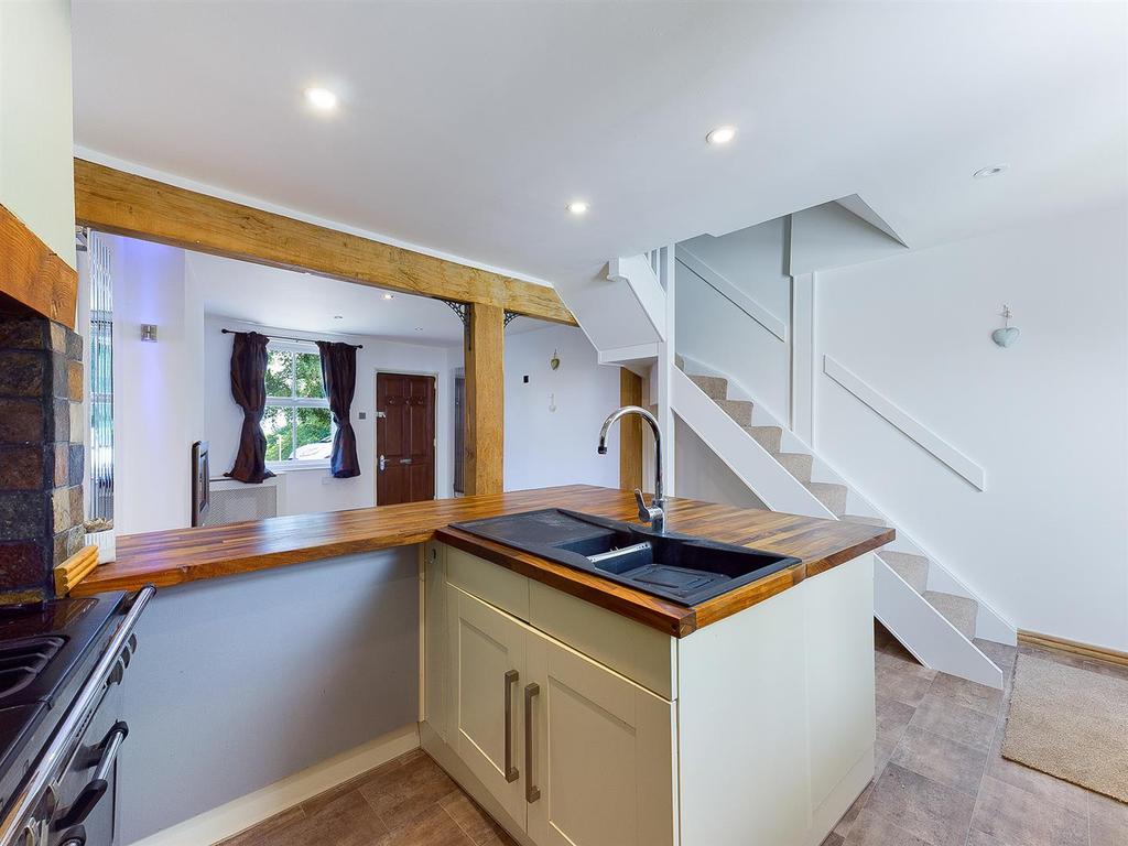 Oxford Road, Malvern 2 bed end of terrace house £230,000