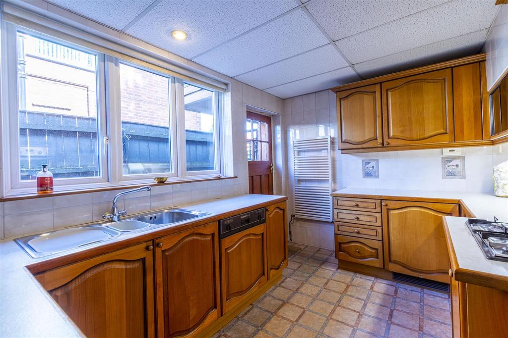 Kitchen DSC 9180 HDR copy.jpg