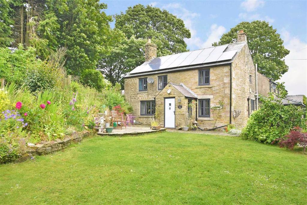 Higher Hallsteads, Dove Holes, Nr Buxton 3 bed detached house - £535,000