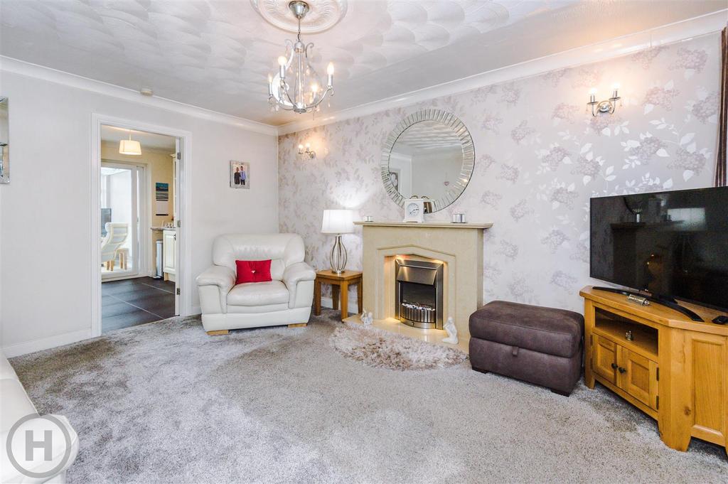 Suffolk Grove, Leigh 3 bed semidetached house £215,000