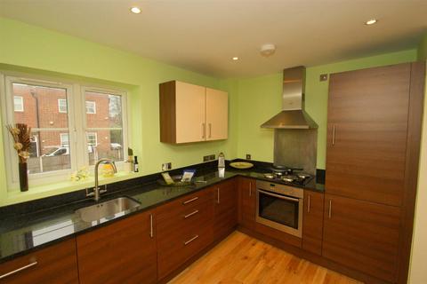 2 bedroom flat to rent, Sutherland Avenue