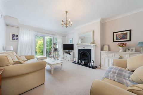 25 Shaw Crescent, South Croydon, CR2 9JB