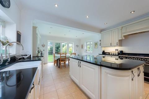 25 Shaw Crescent, South Croydon, CR2 9JB