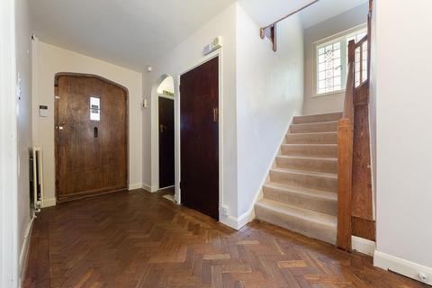 25 Shaw Crescent, South Croydon, CR2 9JB
