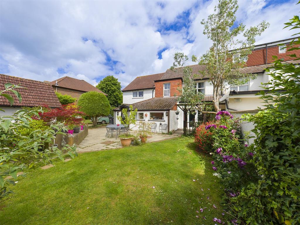 The Chase, Coulsdon 4 bed semidetached house £895,000